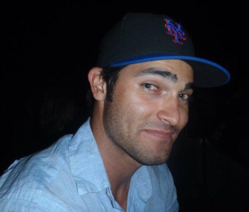 hollisfrogmorton: Tyler Hoechlin wearing a Mets hat looking super blazed… Hanging out with Dy