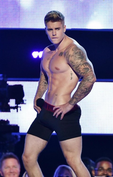 muscledysmorphia:  Justin Bieber 