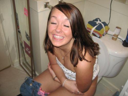 Porn Pics TOILET PEE