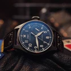 swisswatches-blog:  🔥⌚✈🔵  This beautiful midnight blue dial with elegant sun pattern guilloche work and a power reserve display of the Big Pilot “Le Petit Prince” tho| #IWC #SwissWatches (hier: Hamburg, Germany) 