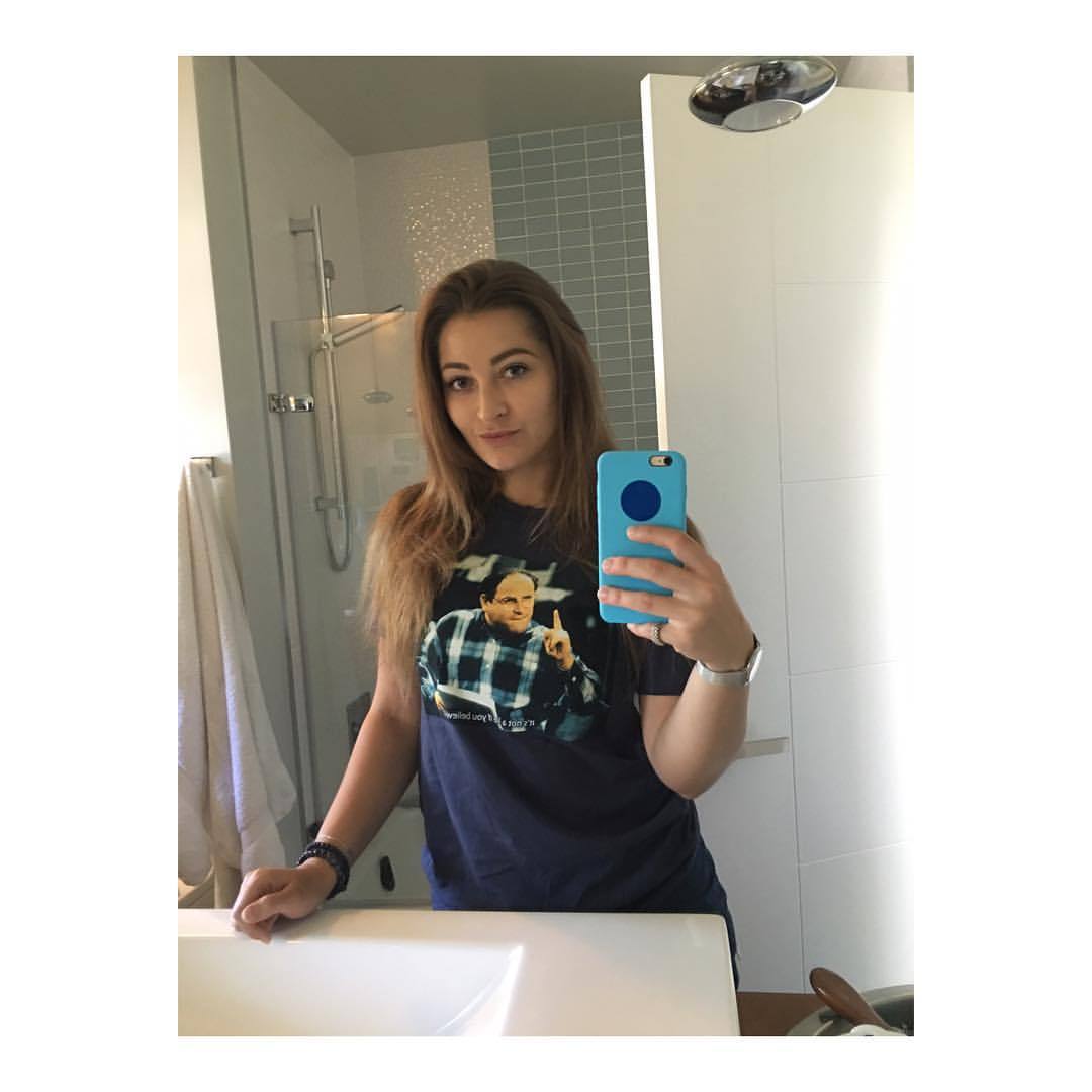 missdanidaniels:  “It’s not a lie if you believe it” Seinfield shirt for the
