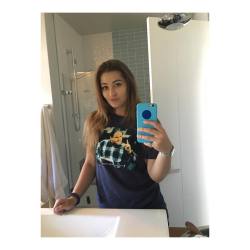 missdanidaniels:  “It’s not a lie if you believe it” Seinfield shirt for the win! #ImAnArchitect  Wifey material