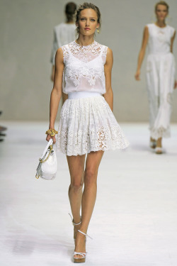 fashionbymademoiselle:  Dolce &amp; Gabbana Spring 2011 RTW Fashion by Mademoiselle! (Runway blog!)