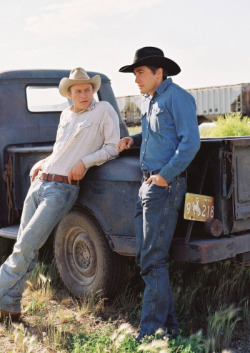 misterlemonzafterlife:  spiraledecadente:Brokeback Mountain, by Ang Lee, 2005 https://MisterLemonzAfterlife.tumblr.com/archive