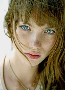 eyes and freckles.. ahhhhh!