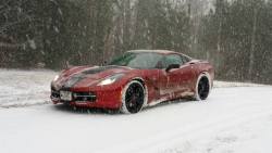 corvettes:  Corvette Stingray in the snow