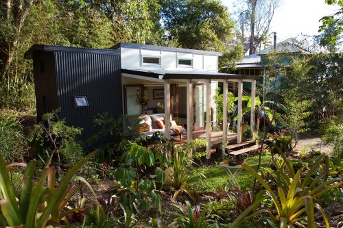 queenofsabah: tinyhousetown: A tiny home by The Tiny House Company  The fuck y'all talking abou