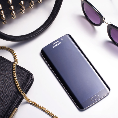 samsungmobile: Black is the new black.  x