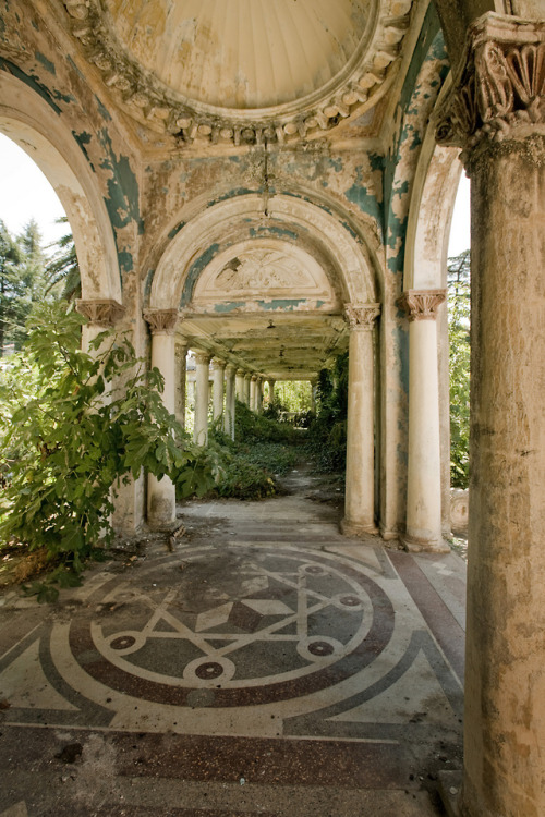 wingthingaling: The Most Beautiful Abandoned Railway Station in the World This is an abandoned railw