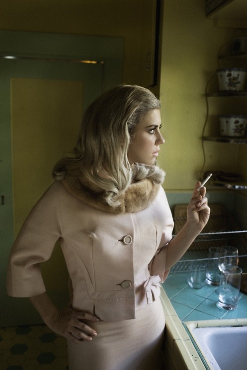 nuclearseazons:newly leaked marina & the diamonds outtakes from ‘electra heart’ (2011) by casper
