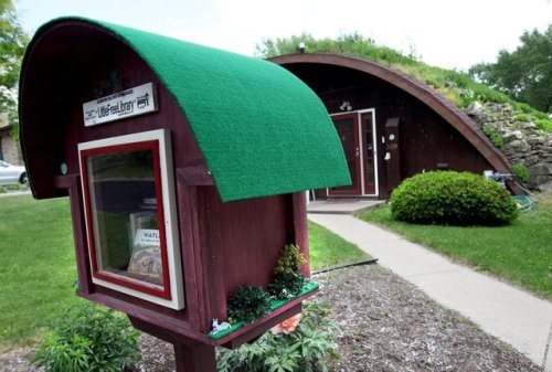 bumblechub:honestly, one of the simple joys in life is little free libraries that are constructed to