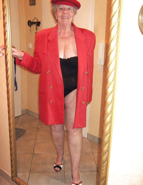 thewildassortment:  Love me a sexy old white lady