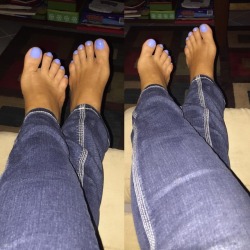 Never thought I would ever ever wear this kind of color but I think I&rsquo;m liking it lol #prettyfeet #prettytoes #footfetishnation #footlovers #barefeet