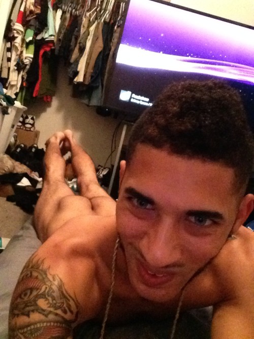 pradaboiswagg:  This is always fun  That face tho XD