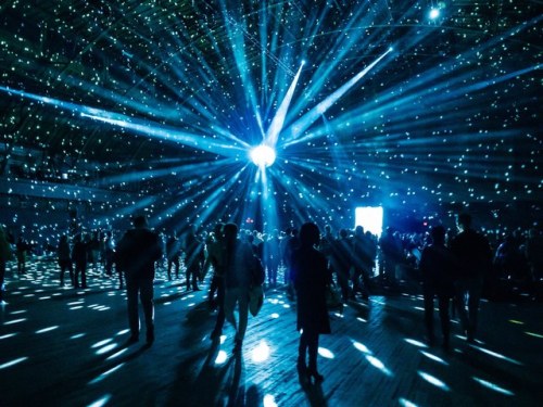 I’m Autistic and Sick of Feeling Excluded from Queer SpacesI’m alone at The Abbey, a que