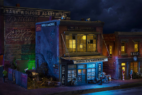 Italian artist Francesco Romoli crafts haunting scenes of small town America with his diorama photog