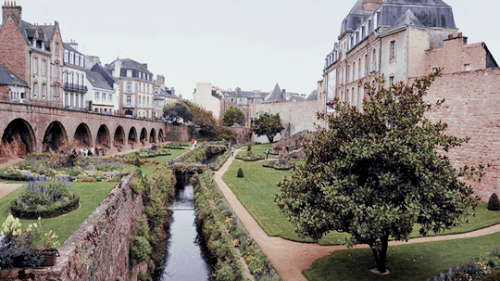 harritudur:The city of Vannes, Brittany, France The city was founded In 56 BC by the Romans under th