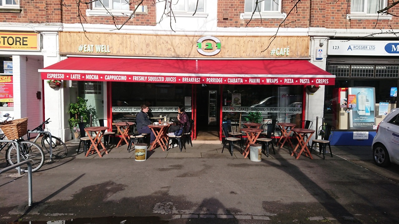 Fri 16 Mar 18: the 121 cafe on the Milton Road next to Arbury Road. I’d just been for an early morning dental hygiene appo and needed breakfast. This was perfect. Whilst I enjoyed my classic middle-class urban liberal coffee and croissant there were...