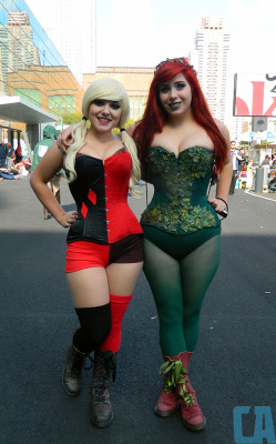 chubbychickadee:  thedeliverymage:  I feel very strongly about this cosplay.  I want a corset. I kind of want to waist train also, but those corsets are expensive :/ 