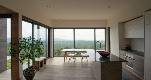 goodwoodwould:Good wood - another lovely abode in Canada, this time from local architect Atelie