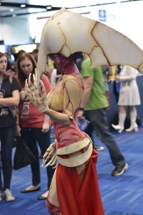 meowfaceee:Killed it at Comicpalooza in my Elesh Norn cosplay! Collaboration project by me (Masha mo