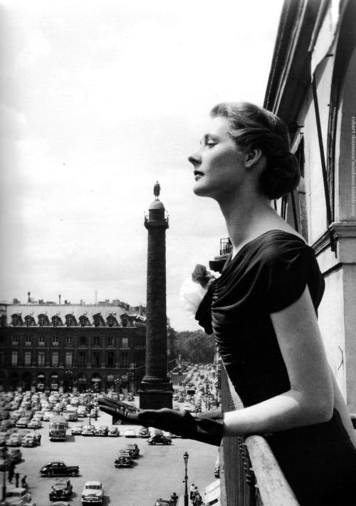 mimbeau: Place Vendôme Paris circa 1940 Robert Doisneau