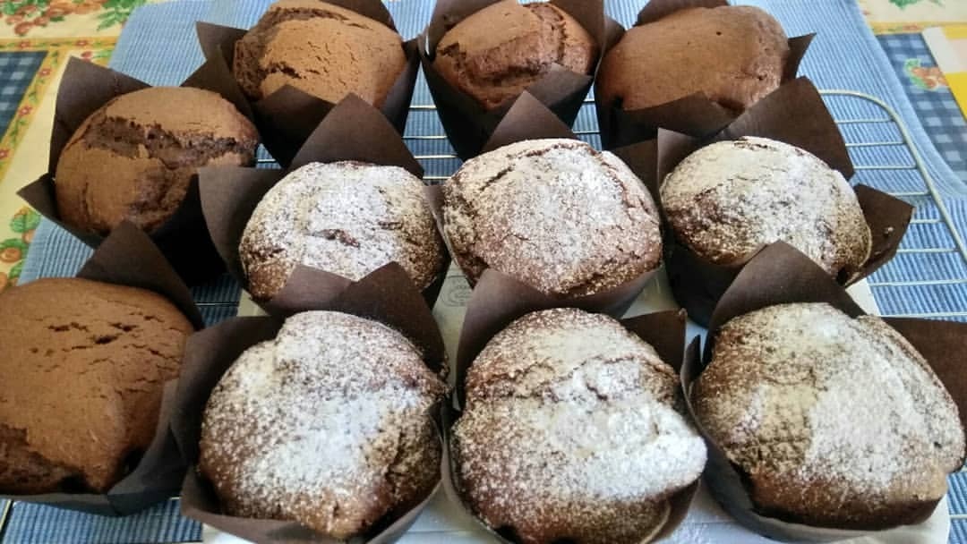 Superlativi e gustosi muffin, questa volta ce lì godiamo noi.
Al cioccolato e nocciola.
#rosibadinelli #Genova #Liguria #muffin #cioccolato #dolci #dolcetti #nocciola #pandolce #biscotti (presso Genova,...