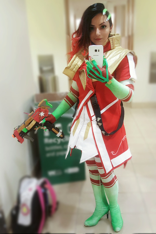 xpsychohogx:2 more pics of my Peppermint Sombra cosplay from Holmat! It was so much fun and I’m so h