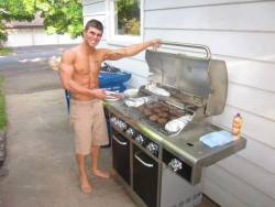 aplethoraofmen:Grillmaster