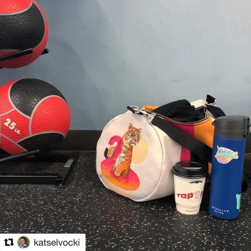 #Repost @katselvocki with @get_repost ・・・ I’m feeling super good about my choice of gym bag and beve