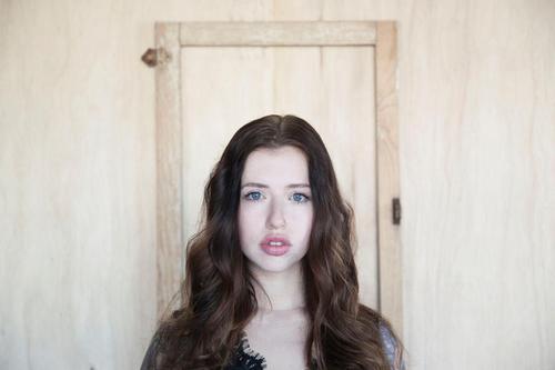 deadbysharkattack:  I know, I know… this girl has a body to die for…but I need