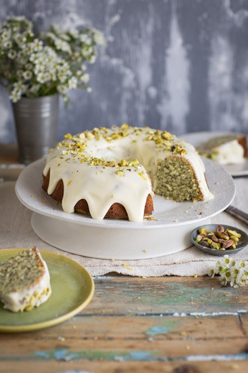 LEMON POPPYSEED GREEK YOGHURT CAKE