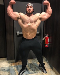 Antoine Vaillant - Weighing in at 295lbs.
