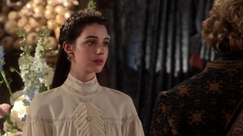 REIGN 2x09: ADELAIDE KANE wearing CHANEL PRE-FALL 2008 (fashion-of-reign.tumblr.com