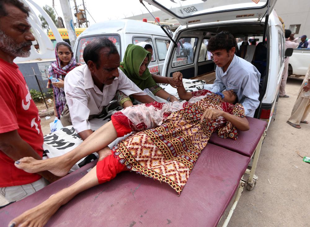 vicenews:  In Photos: Trying to Beat the Heat Wave That Has Already Killed Hundreds