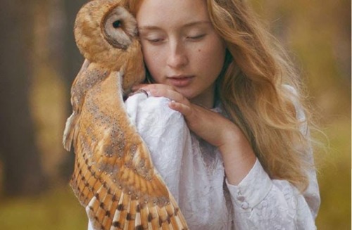 m-e-d-i-e-v-a-l-d-r-e-a-m-s: Magical shots of girls interacting tenderly with wild animals  Photos B