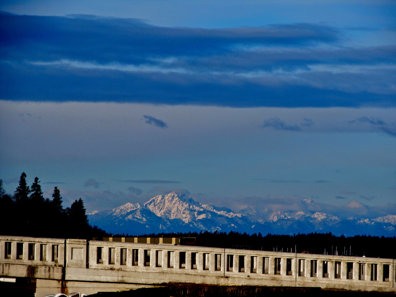 Olympia Mountains and the 4th Avenue Bridge