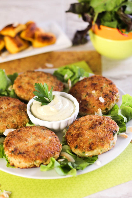 Coconut &amp; Shrimp Cakes w. Avocado Mayo [Paleo!] For the shrimp patties 400g raw shrimp (shelled,