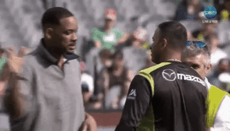 paddlescoop:Usman Khawaja does a 'Jazzy Jeff handshake’ with Will Smith, who was at the BBL.