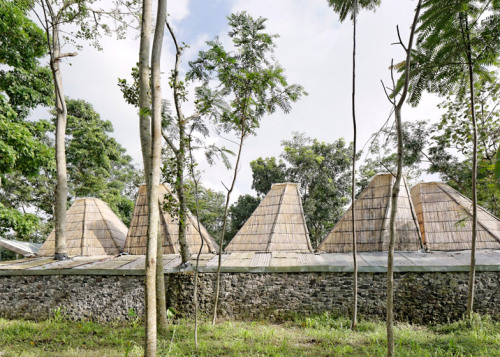 dezeen: This house for two retired lecturers in the Indonesian city of Salatiga was designed with mu