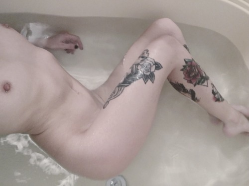 menziekinx: baby know that I come first