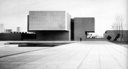 wmud:  i m pei and partners, pederson, hueber, hares and glavin - everson museum of art, syracuse, 1962 