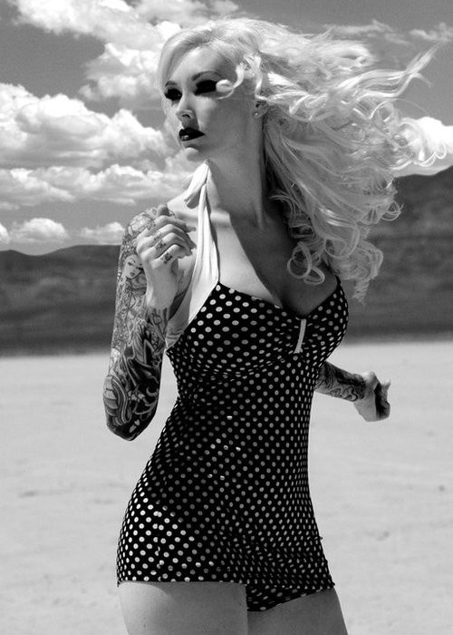 alternative-pinup:  Alternative Pinup girl