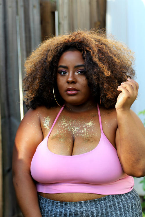 unique-wallflower:✨ Fat Black Girl Magic ✨