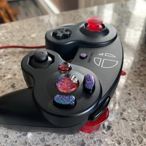 retrogamingblog2:  Custom Gamecube Controllers made by DaFunkGaming  