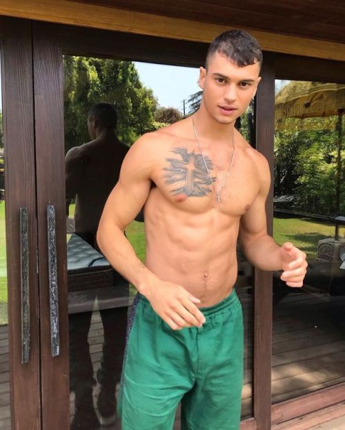 dannyboi2: Cutie Brandon Good dannyboi2.tumblr.com/links