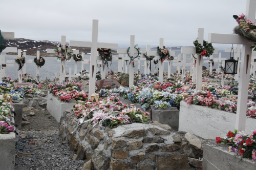 Upernavik’s cemetery, Greenland, by Hedi Witter (2014).