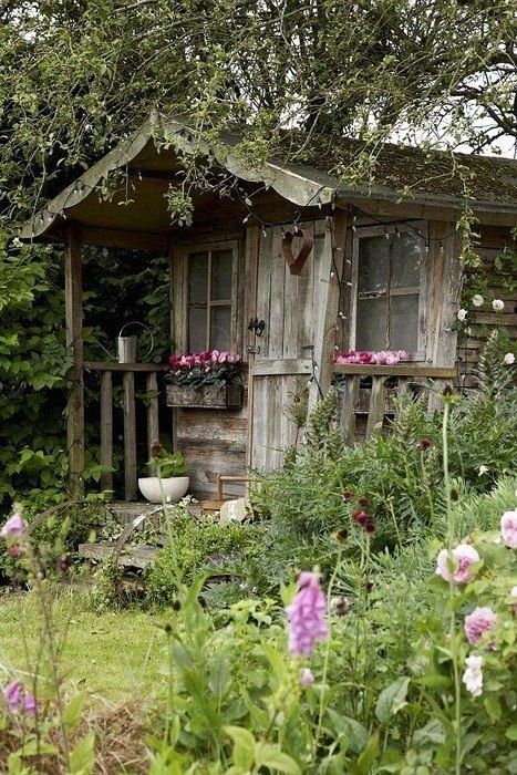 melusineh:  (via Pin by Elizabeth Russell Felter on Cottages and Cottage Living |