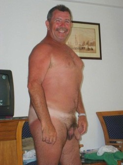 daddyaction:  I love Daddies and old men and gay