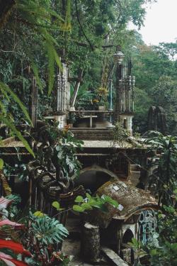 archatlas:      Surrealist Garden Las Pozas